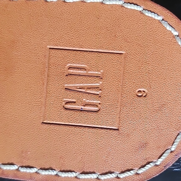 Gap size 9 Sandals. New - Picture 3 of 3